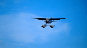 青い水上飛行機