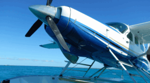 青い水上飛行機